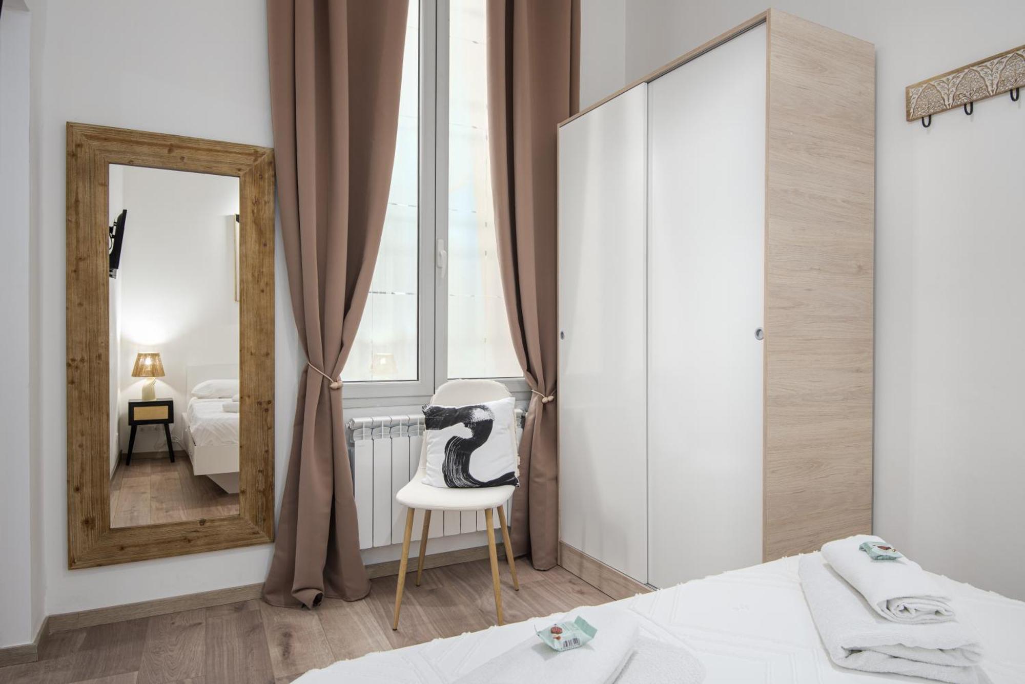 Zen Island Downtown Florence, New For 6 *
