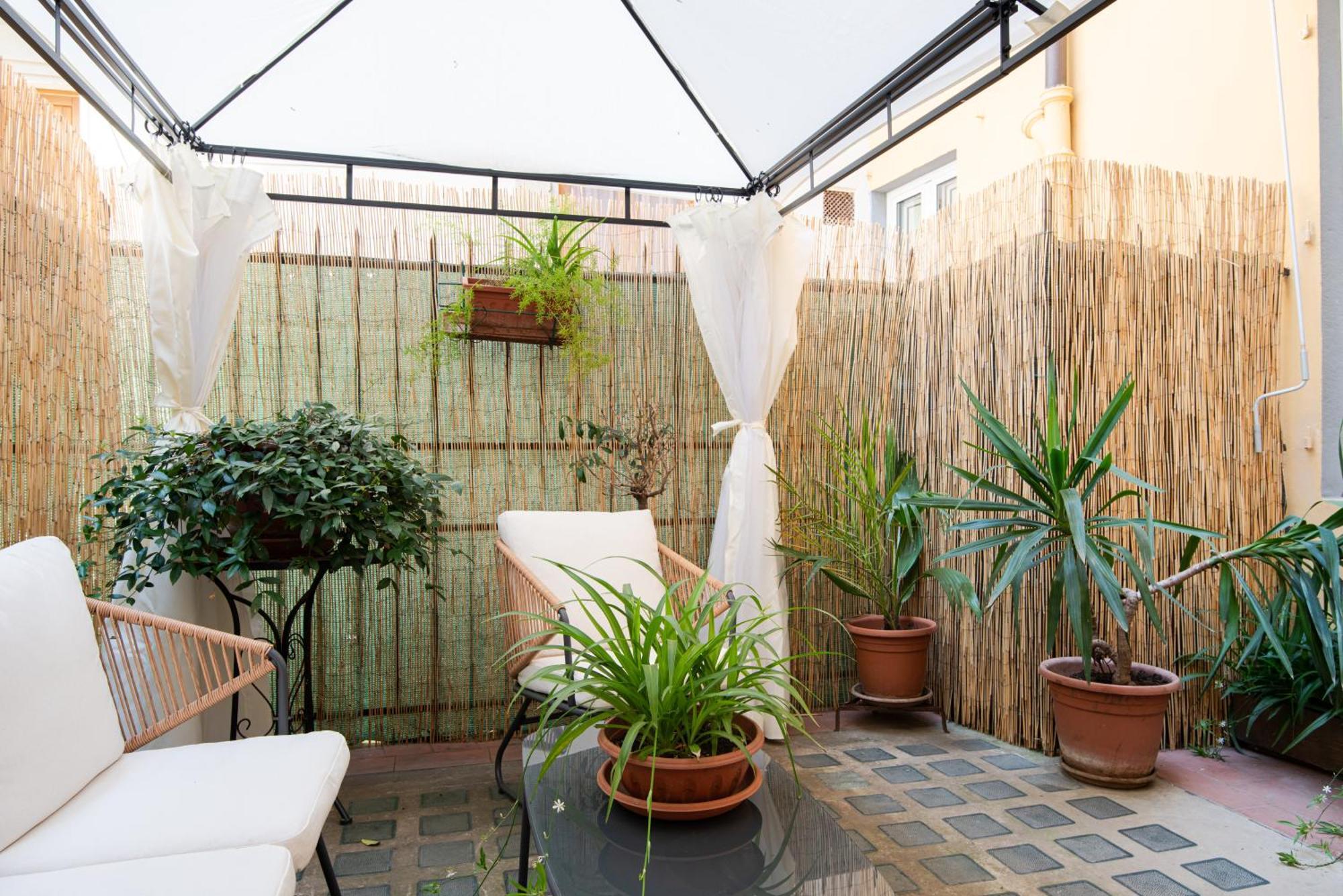 Zen Island Downtown Florence, New For 6