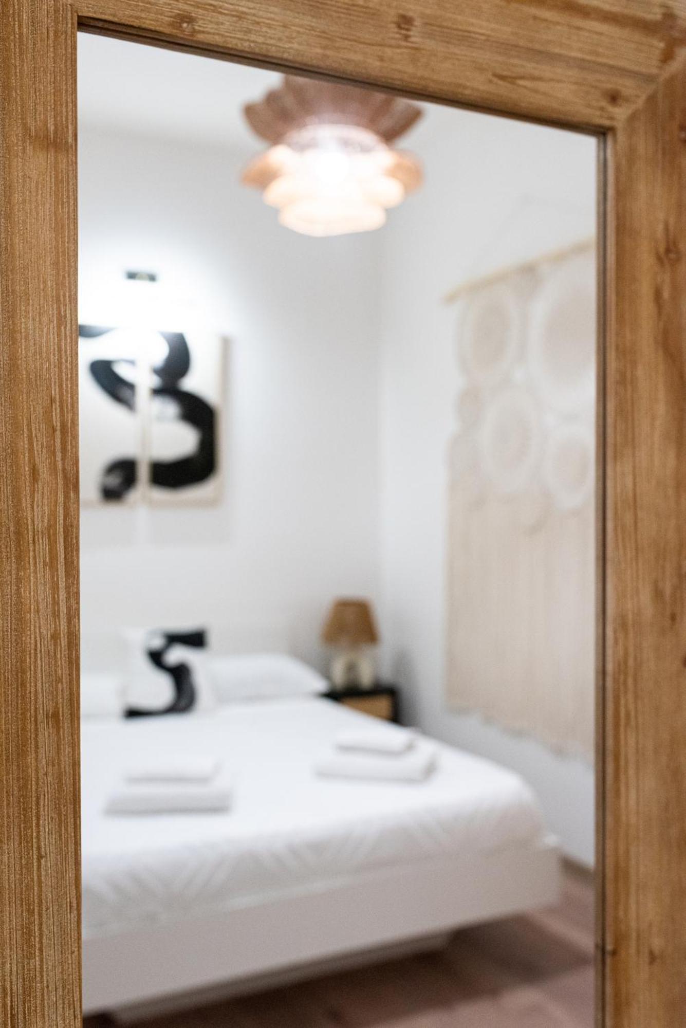 Zen Island Downtown Florence, New For 6 *